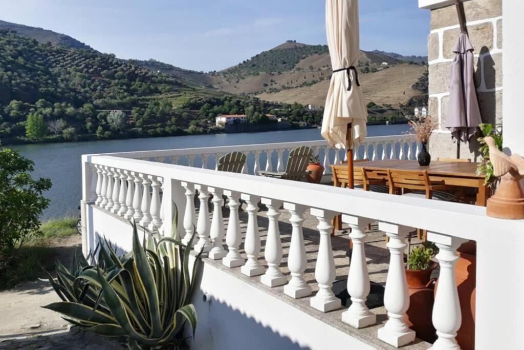 Casa Dos Vinhais - Douro Valley Coleja Bagian luar foto