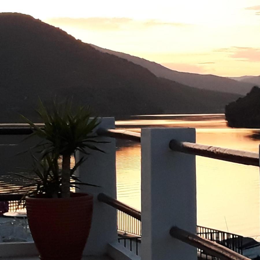 Casa Dos Vinhais - Douro Valley Coleja Bagian luar foto